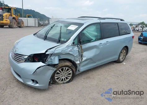 2016 Toyota Sienna Xle 8 Passenger from USA, damaged, VIN 5TDYK3DC7GS692977